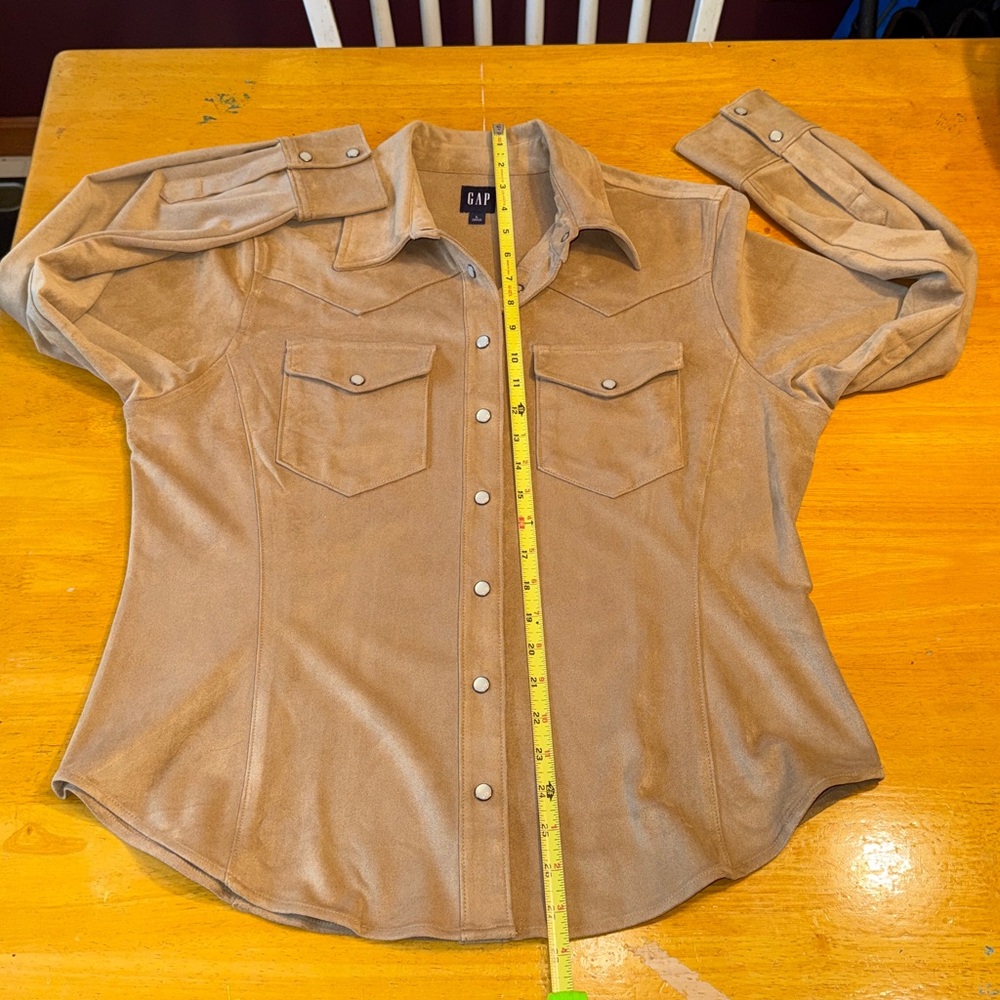 GAP women’s faux suede top. Size Large. New without tag. - Picture 5 of 8